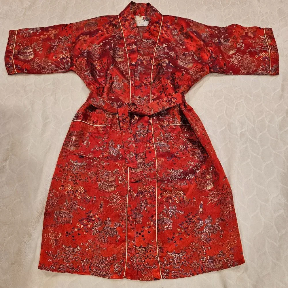 CHILDREN'S KIMONO, VINTAGE RED AND GOLD - Picture 1 of 4